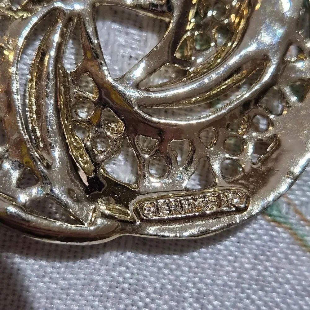 vintage cottagecore whimsigoth gold tone swirly brooch